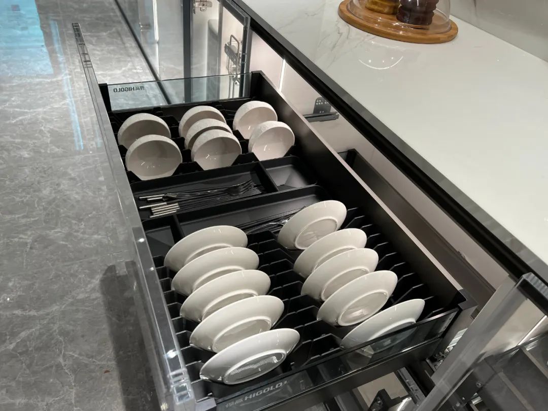 一体化抽屉拉篮，适合碗筷餐具收纳